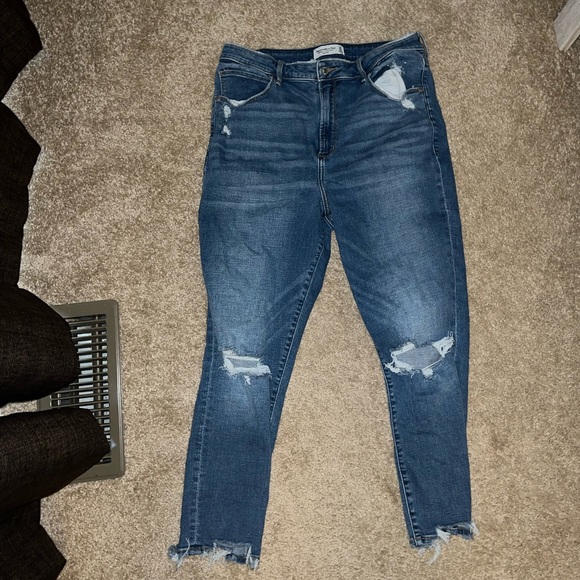 Abercrombie & Fitch Jeans Medium Ripped Super Skinny High Rise